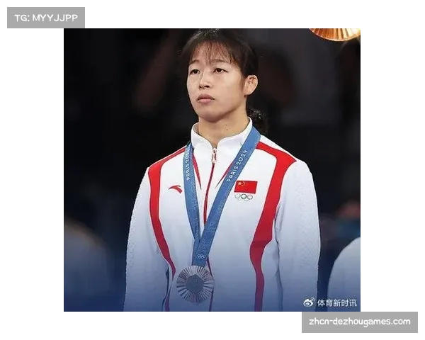 实时战报：亚锦赛女子自由式53公斤级，中国选手冯紫琪晋级半决赛